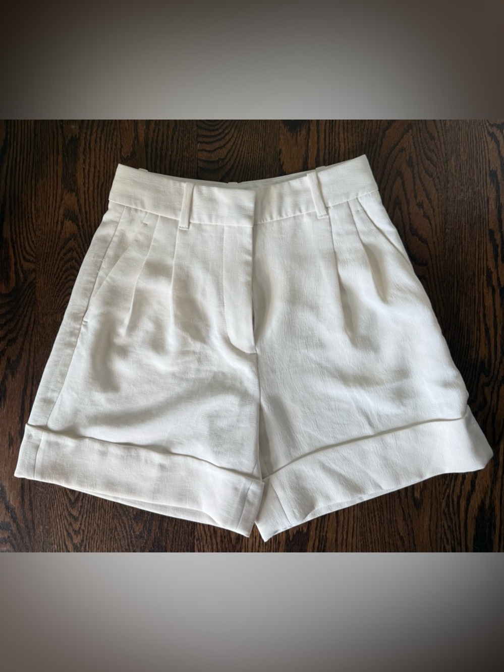 Wilfred Cream High-Waist Pleated Bermuda Shorts